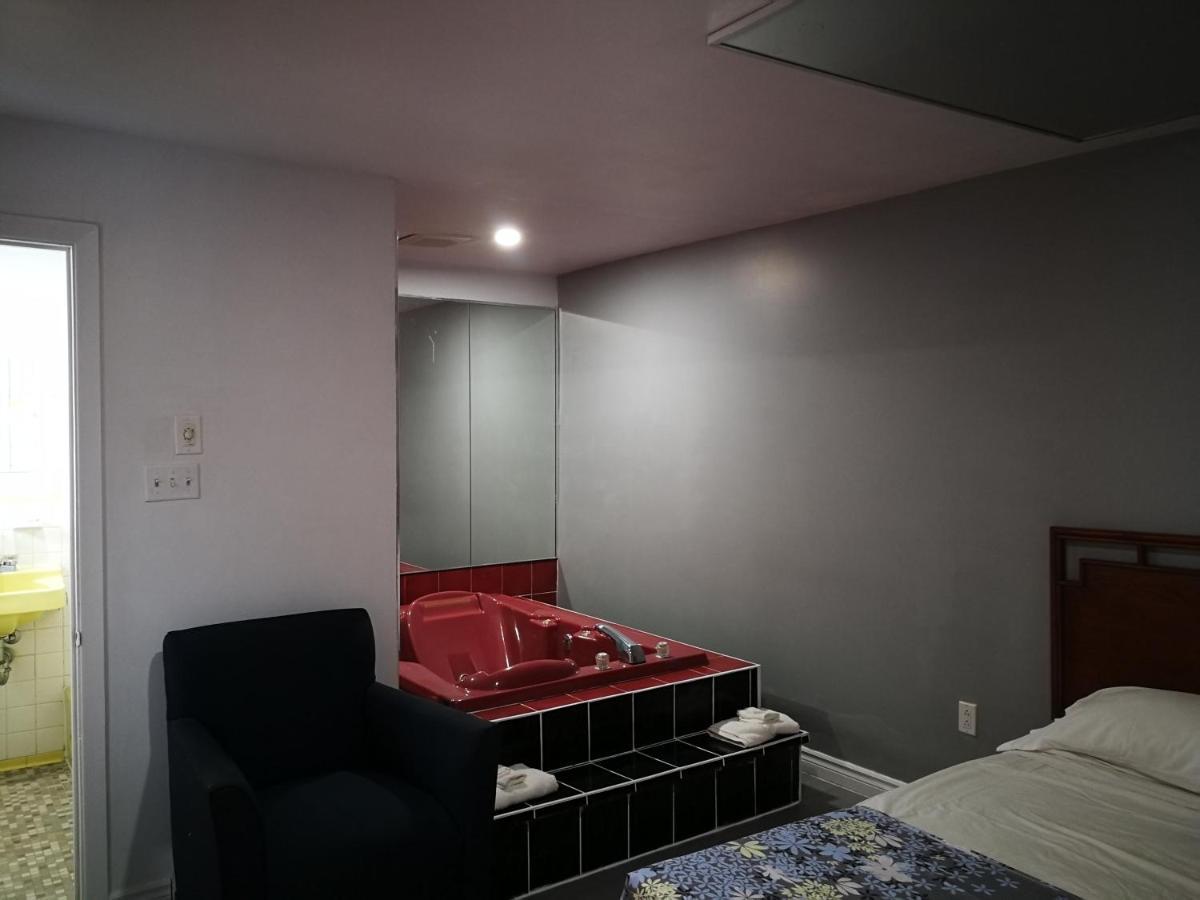 Motel Chez Nous Laval Dış mekan fotoğraf