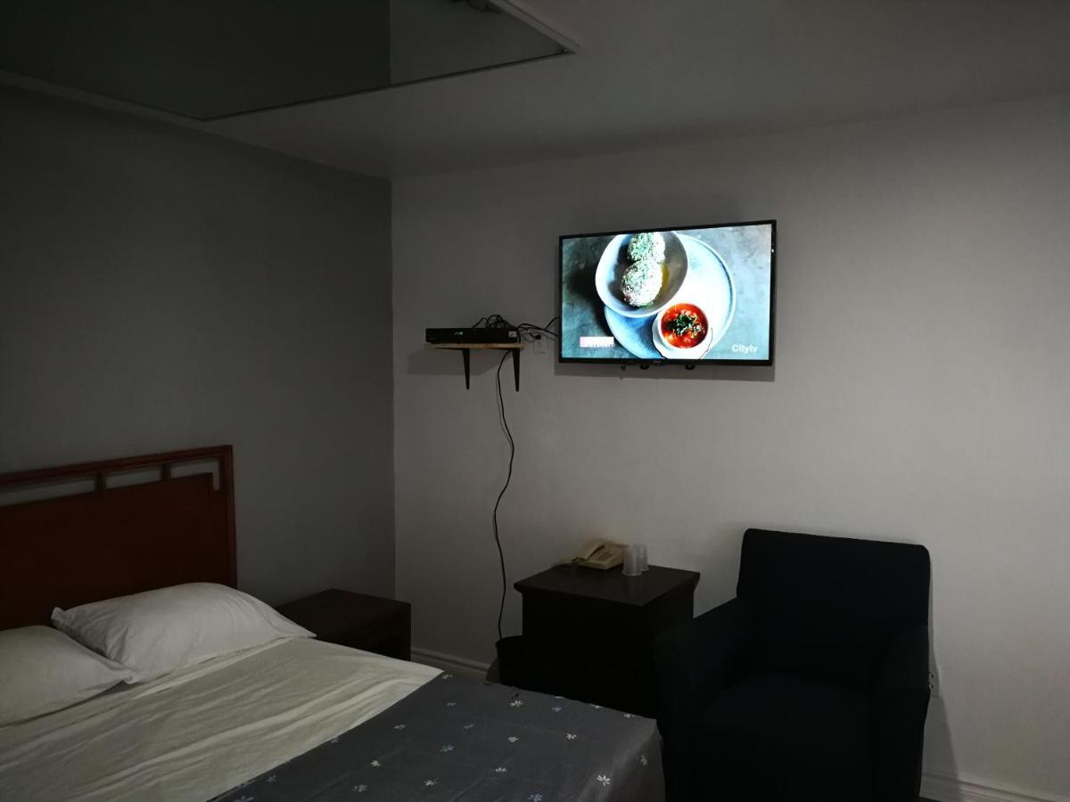 Motel Chez Nous Laval Dış mekan fotoğraf
