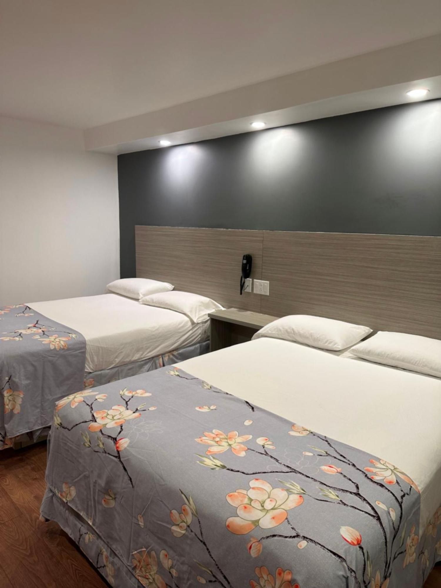 Motel Chez Nous Laval Dış mekan fotoğraf