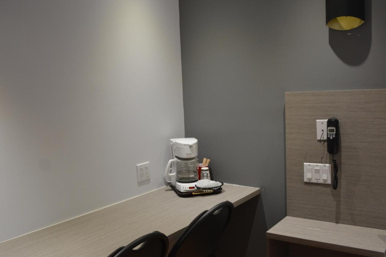 Motel Chez Nous Laval Dış mekan fotoğraf
