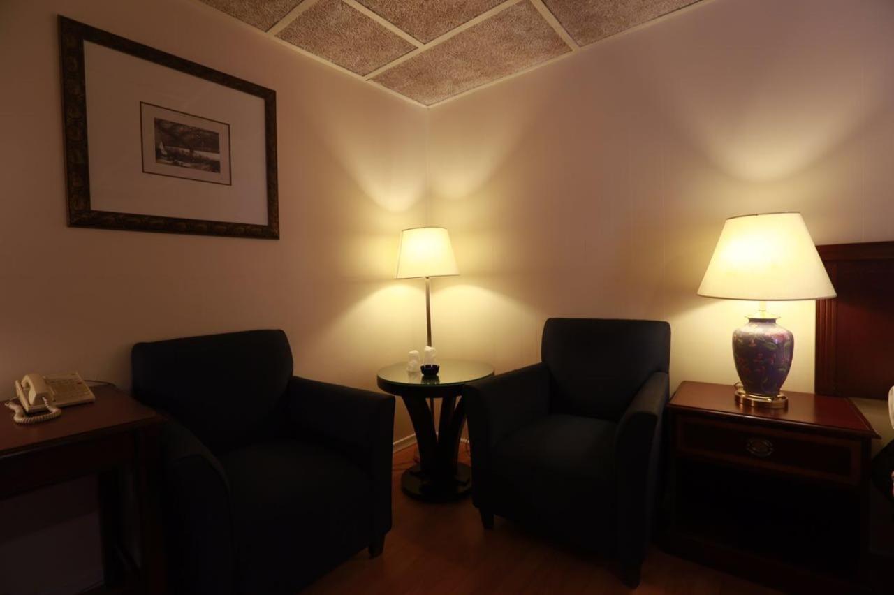 Motel Chez Nous Laval Dış mekan fotoğraf
