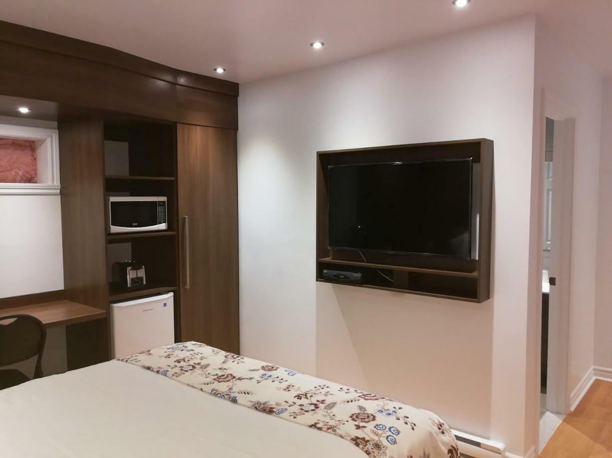 Motel Chez Nous Laval Dış mekan fotoğraf